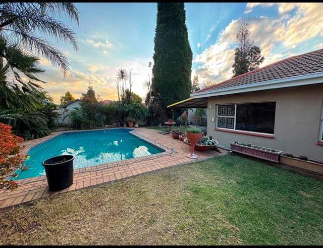 4 BEDROOM HOUSE FOR SALE IN GLEN MARAIS